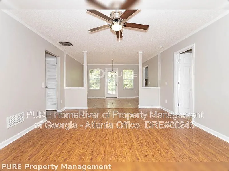 3 bed, 2.0 bath, 1148 sqft, $1,595 — Photo 4