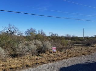 10 Valley Vw, Uvalde, TX 78801