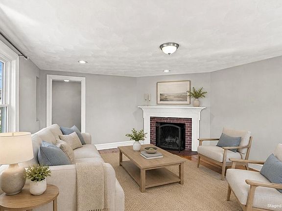 3rd image of 36 Newfield Ave