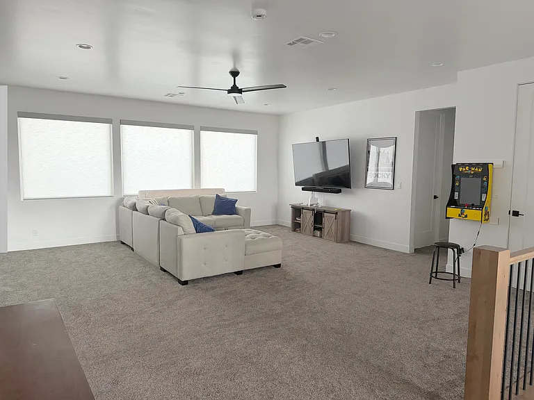 3364 E Ezra Dr — Photo 13