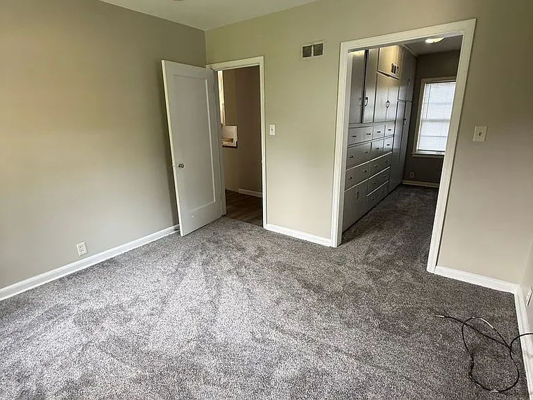 806 N 2nd St — Photo 5
