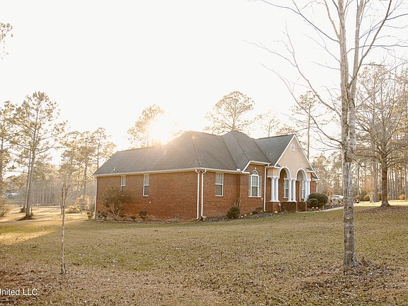 5th image of 16517 Lake Dr
