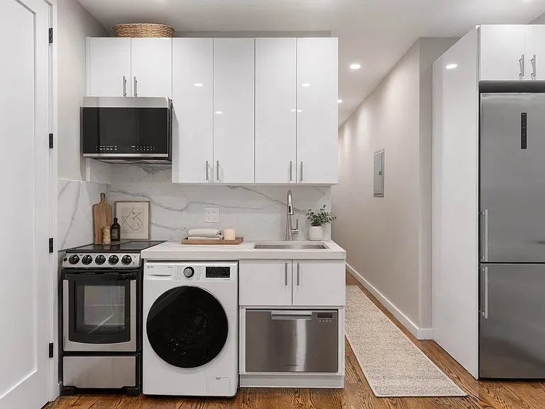 437 E 12th St #3B — Photo 1