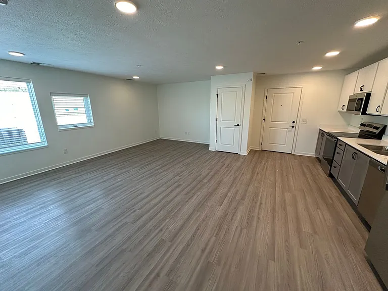 Foxtail Meadows - South — Photo 13