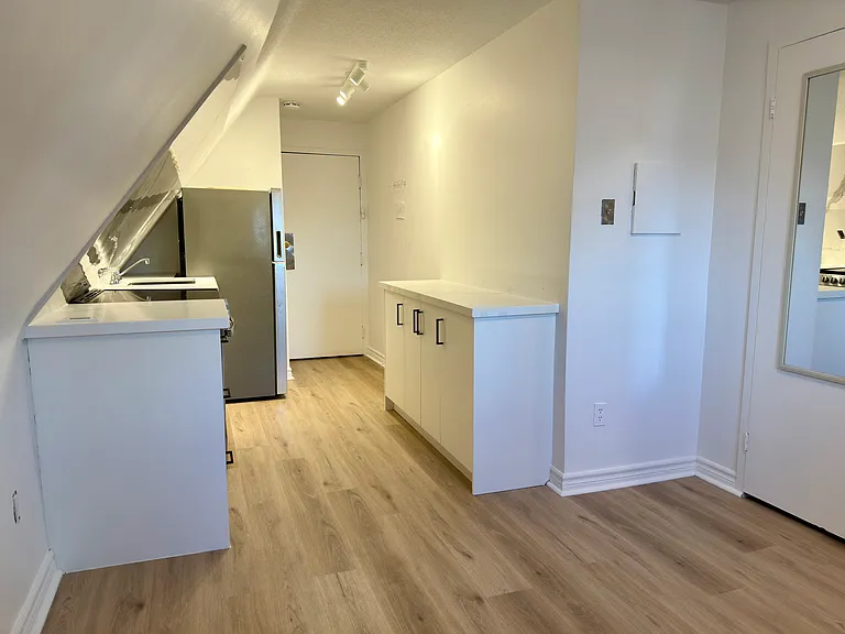 57 Cowan Ave #401 — Photo 2