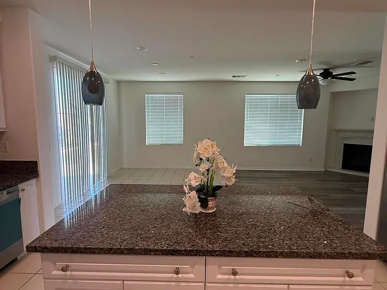 8305 Sunset Hills Pl — Photo 4