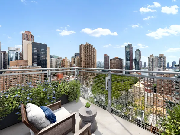 225 East 34th Street image 9 of 20