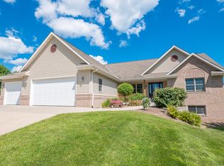 8416 Schmidt Dr, Allenton, WI 53002