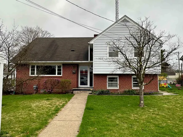 98 Findley St, Elkins, WV 26241