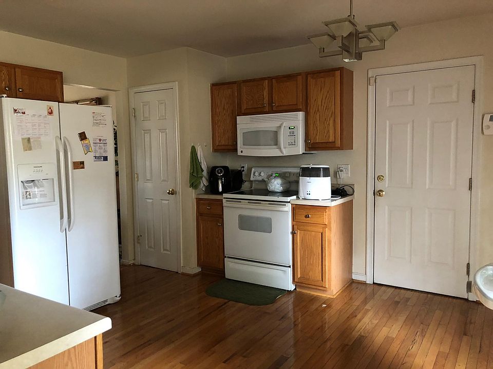 2nd image of 15125 Fernway Dr