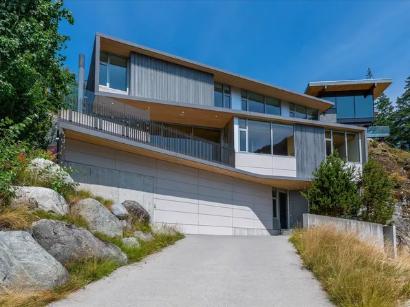 38574 High Creek Dr, Squamish, BC V8B 0T6