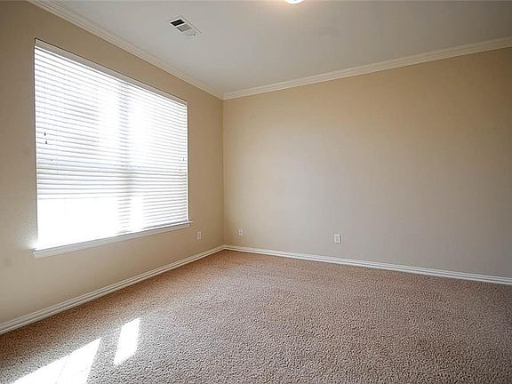 5th image of 548 Palomino Way