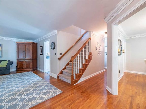 4th image of 1012 Doe Meadow Ct