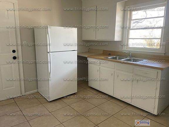 3rd image of 1103 Hampton Avenue Ext #1107-B