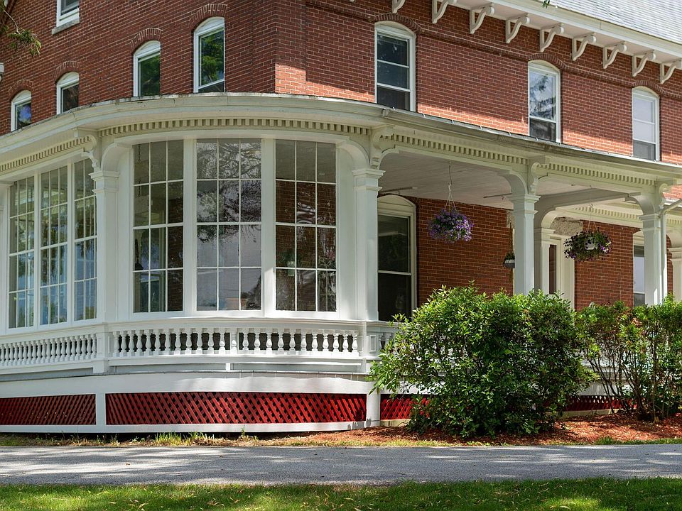 128 Merrimack St, Hooksett, NH 03106 Zillow