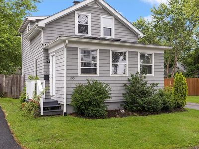 100 Pine Grove St, Rumford, RI, 02916