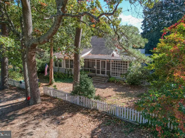 18 Henlopen Ave, Rehoboth Beach, DE 19971