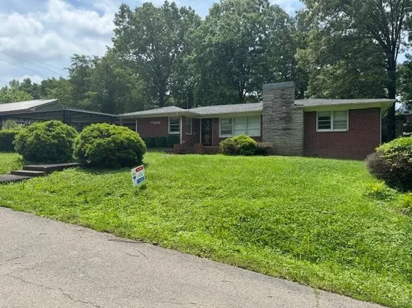 104 Sarvis St, Camden, TN 38320
