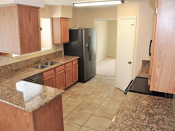 5th image of 1101 W Castlewood Ave