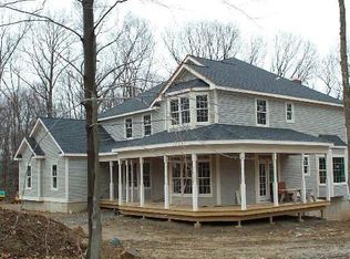 37 Cider Mill Rd, Newtown, CT 06482