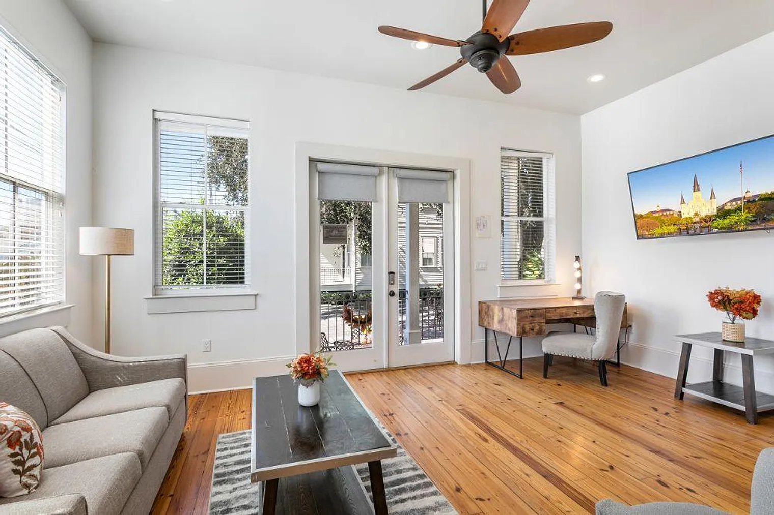 3 bed, 3.0 bath, 1496 sqft, $8,340 — Photo 2