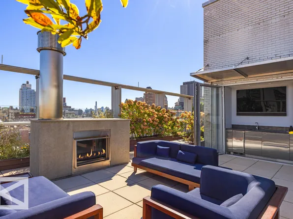 350 West Broadway image 28 of 29