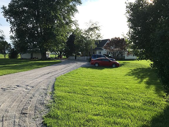 Drive with parking for 3