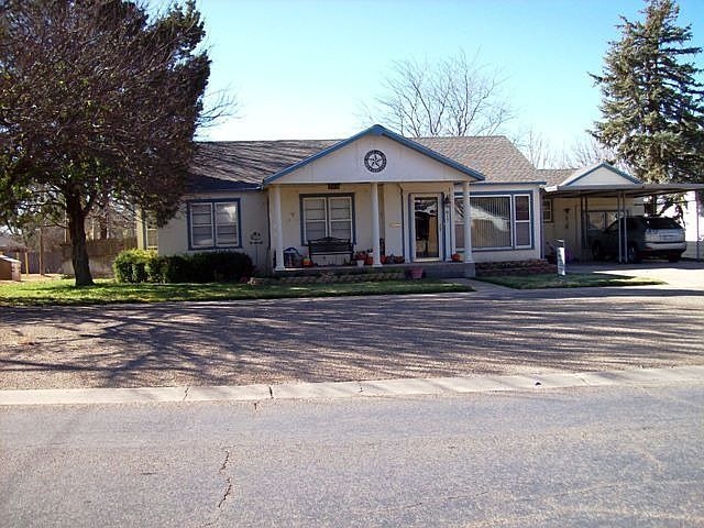 1st image of 817 W Avenue D