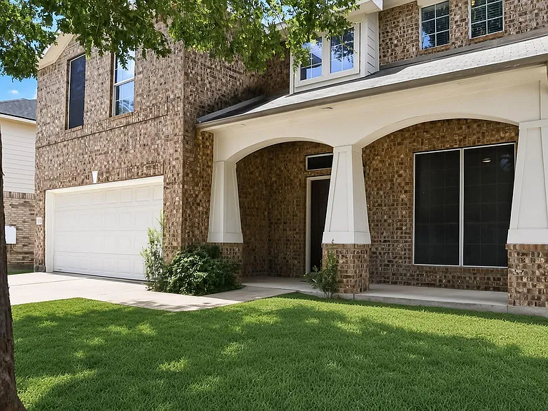 1132 Alexandria Way — Photo 2