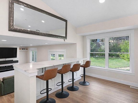 4th image of 613 N Brentwood Court