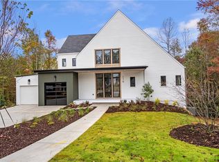 170 Cedarwood Ln, Roswell, GA 30075