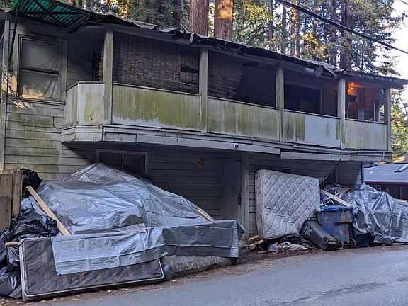3rd image of 14242 Lovers Ln