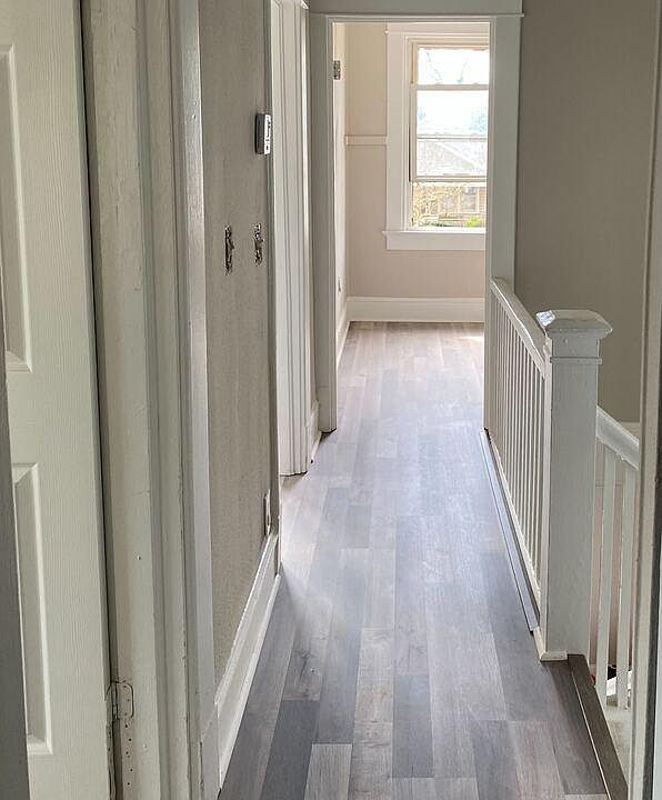 1st image of 908 W 27th St