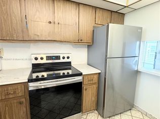 8435 Sunrise Lakes Blvd APT 302, Fort Lauderdale, FL 33322