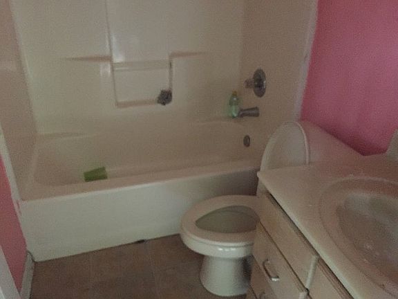 4th image of 1596 Brook Forest Dr
