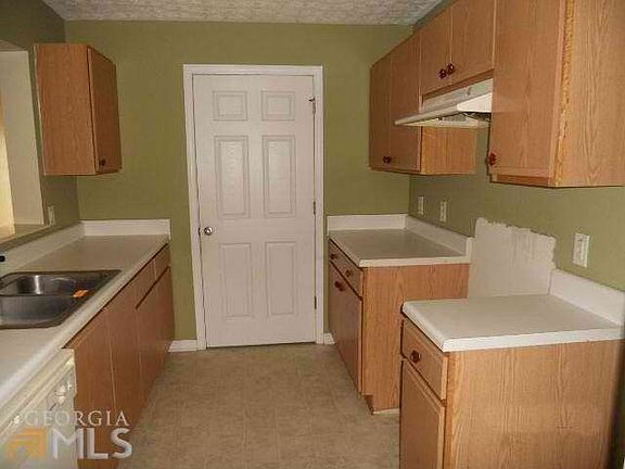 4th image of 1204 Fairington Village Dr