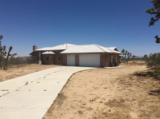 12625 Smith Rd, Phelan, CA 92371