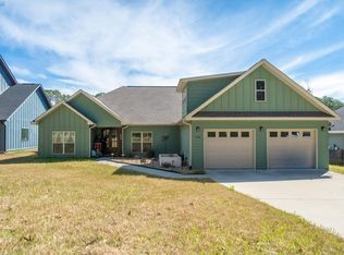 664 Hiram Dr, Bauxite, AR 72011