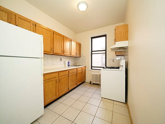 5th image of 30-51 34th St #3C
