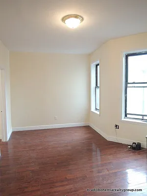 Rented by Bohemia Realty Group | media 18