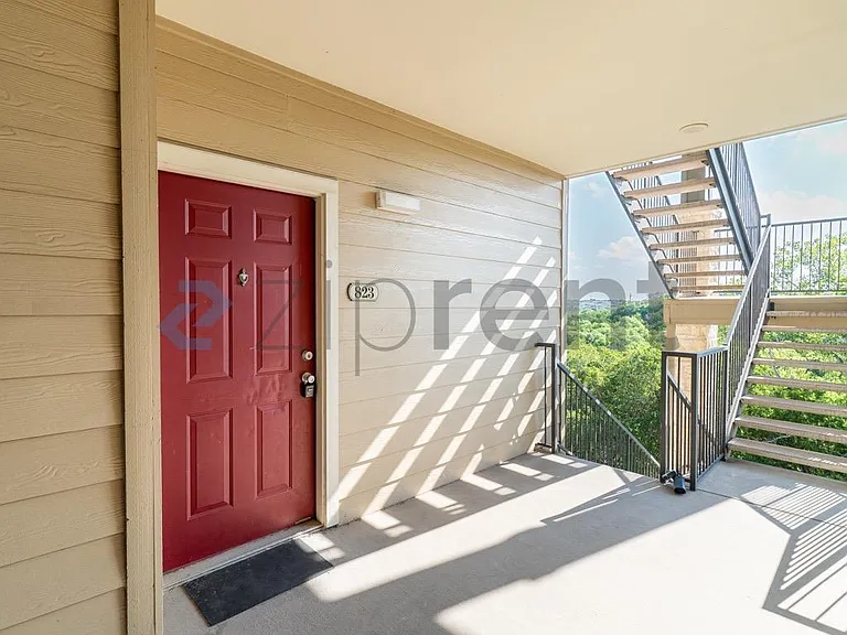 2320 Gracy Farms Ln #823 — Photo 16