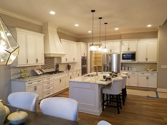5th image of 5814 Elise Ln