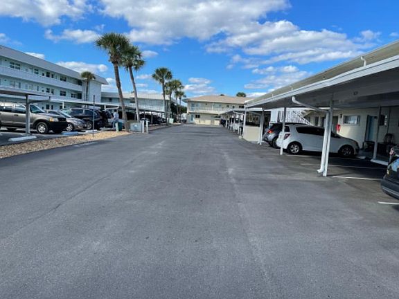 3rd image of 335 Causeway E3