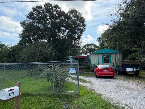 8211 Wallis St, Fulshear, TX 77441