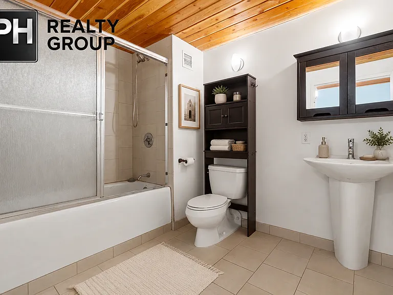 290 Pleasant St #213 — Photo 6