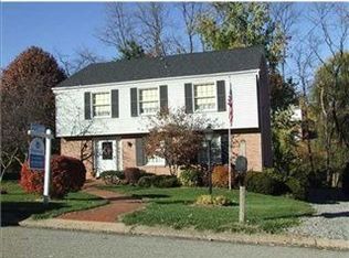 1058 Waldwick Dr, Pittsburgh, PA 15237
