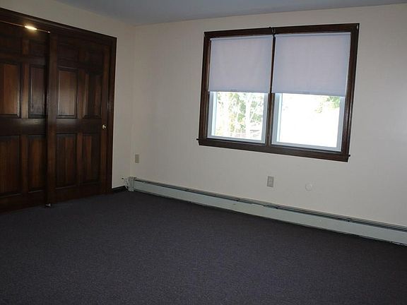4th image of 15 Vine Ave #2