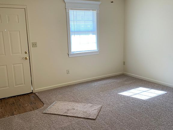 Crown molding with oil-rub finishes