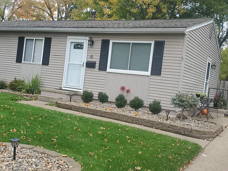 736 Glenwyth Rd — Photo 1