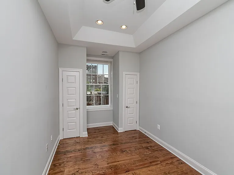 814 Cathedral St — Photo 71